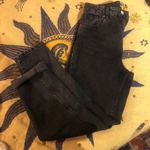 Zara High-waisted black denim jeans!